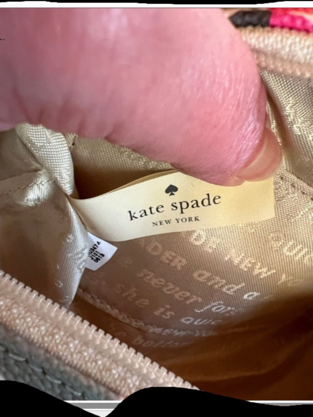 Kate Spade Medium Davie Brightwater Drive Cosmetic Case  Storybook Lining EUC - Picture 8 of 13